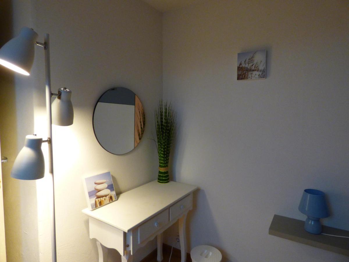 Bed and Breakfast Les Petites Brosses Montbizot Esterno foto