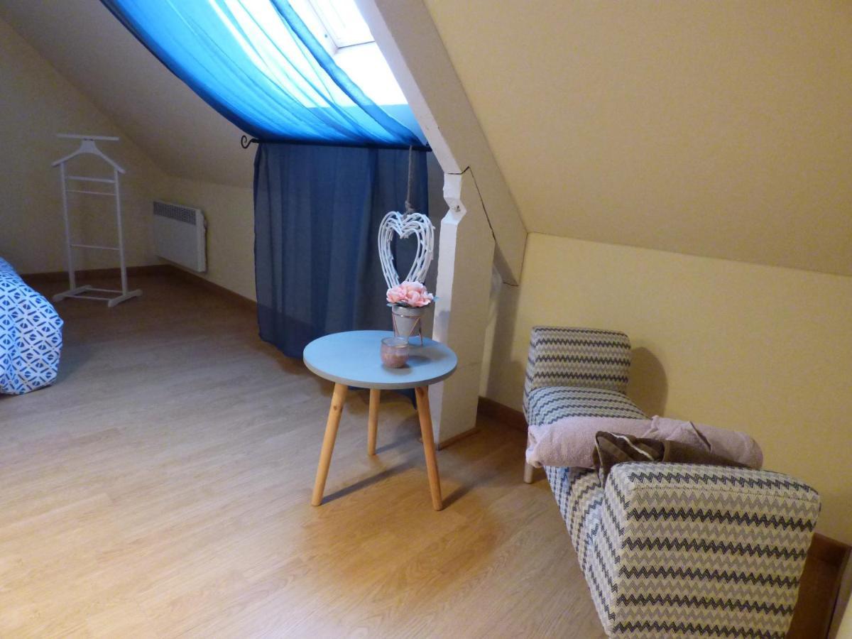 Bed and Breakfast Les Petites Brosses Montbizot Esterno foto