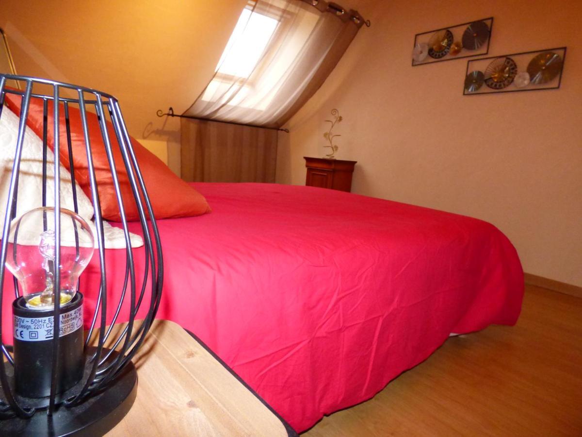 Bed and Breakfast Les Petites Brosses Montbizot Esterno foto